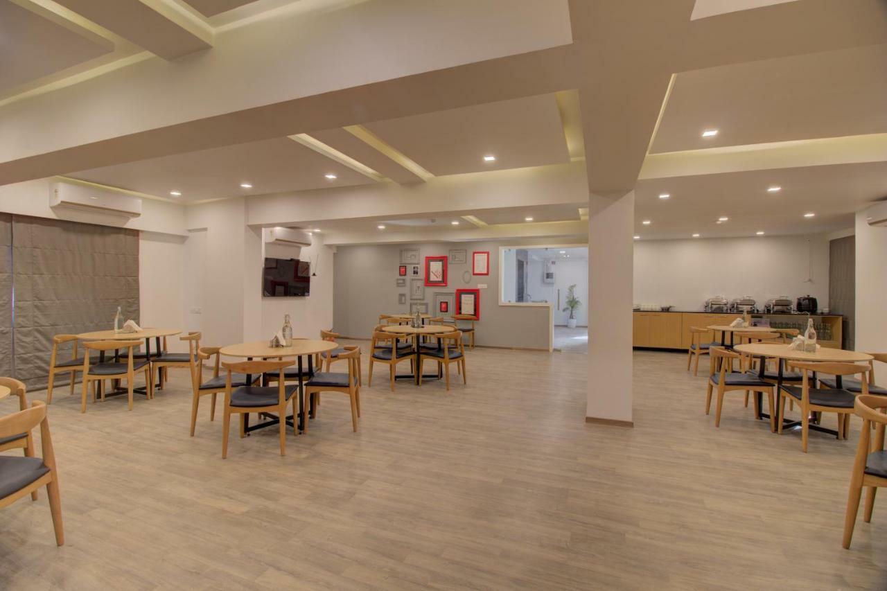 Townhouse Oak Kopar Khairane Navi Mumbai Formerly Ivy Hotel Luaran gambar