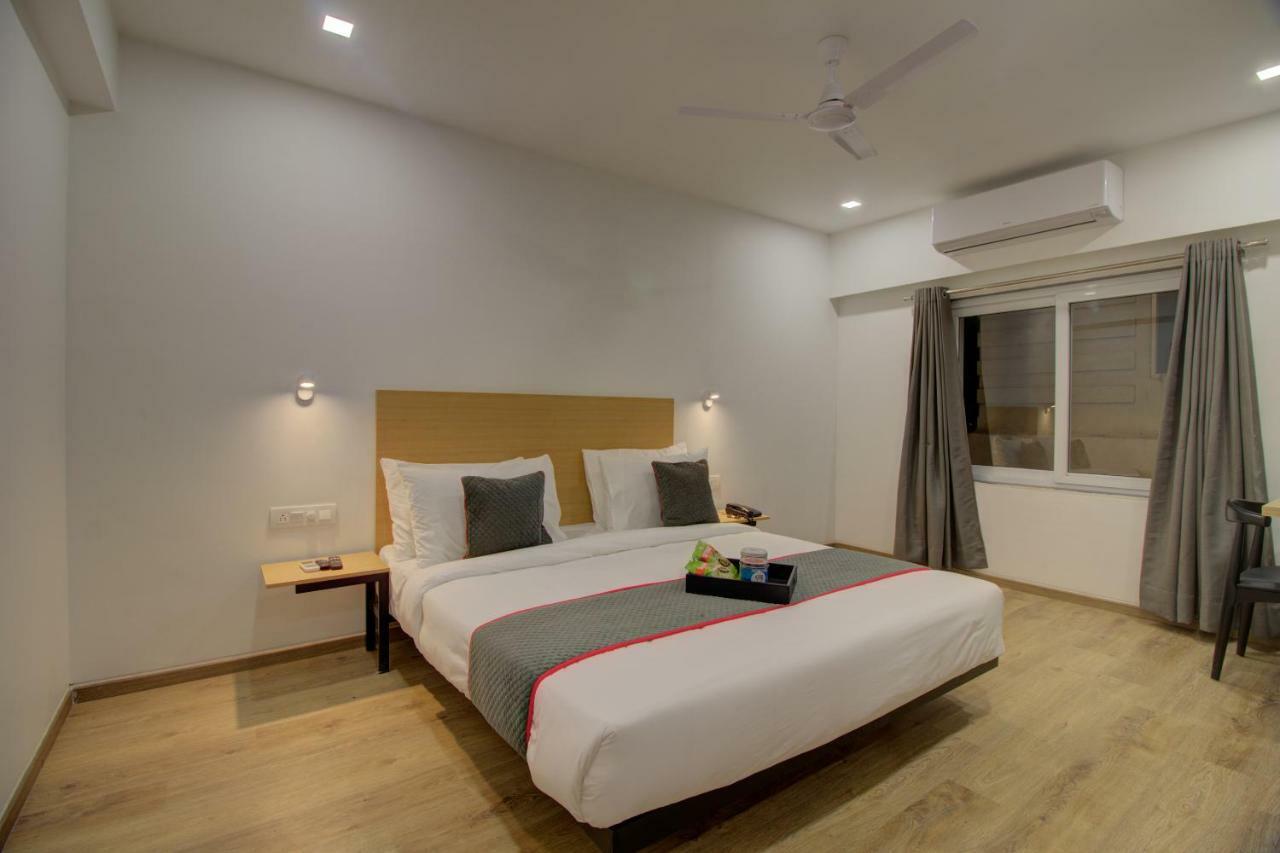Townhouse Oak Kopar Khairane Navi Mumbai Formerly Ivy Hotel Luaran gambar