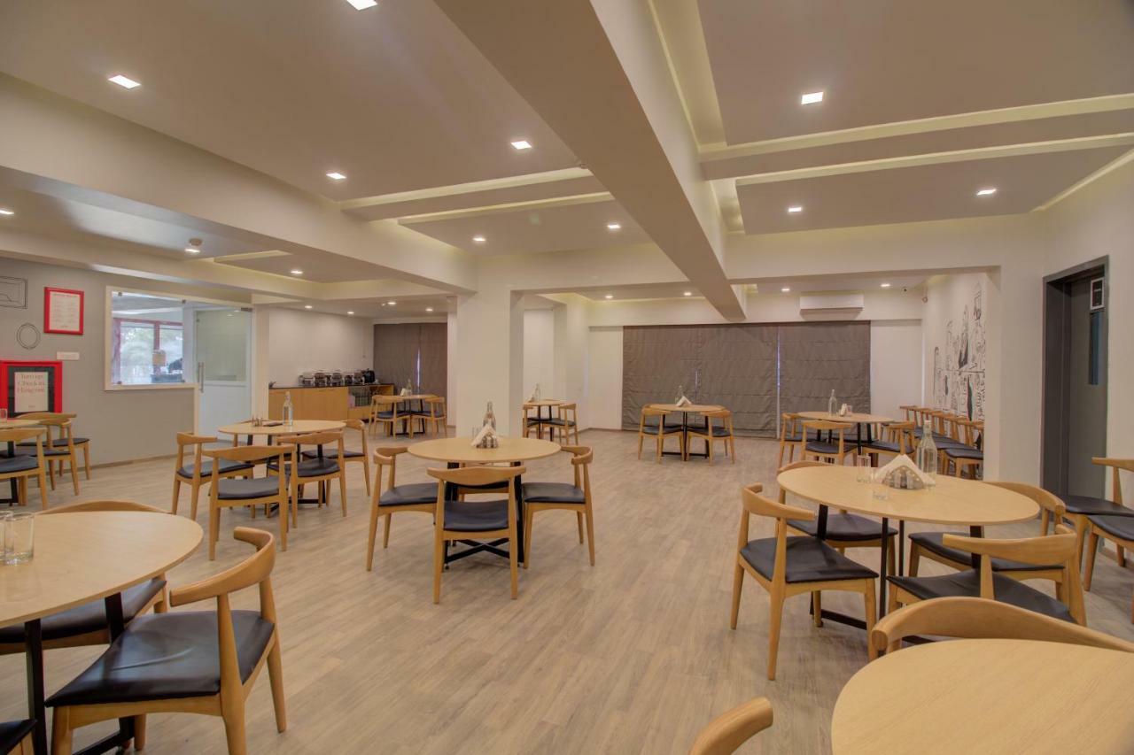 Townhouse Oak Kopar Khairane Navi Mumbai Formerly Ivy Hotel Luaran gambar